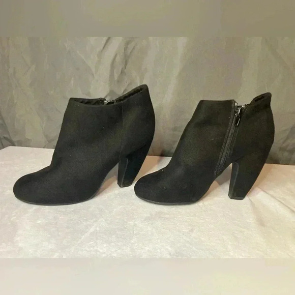 Olsenboye black booties - Picture 4 of 8